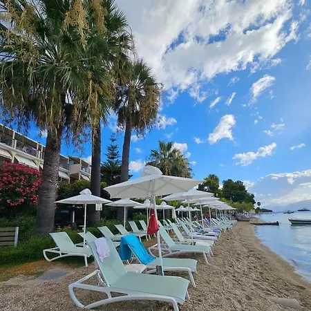 Palm Trees Hotel *